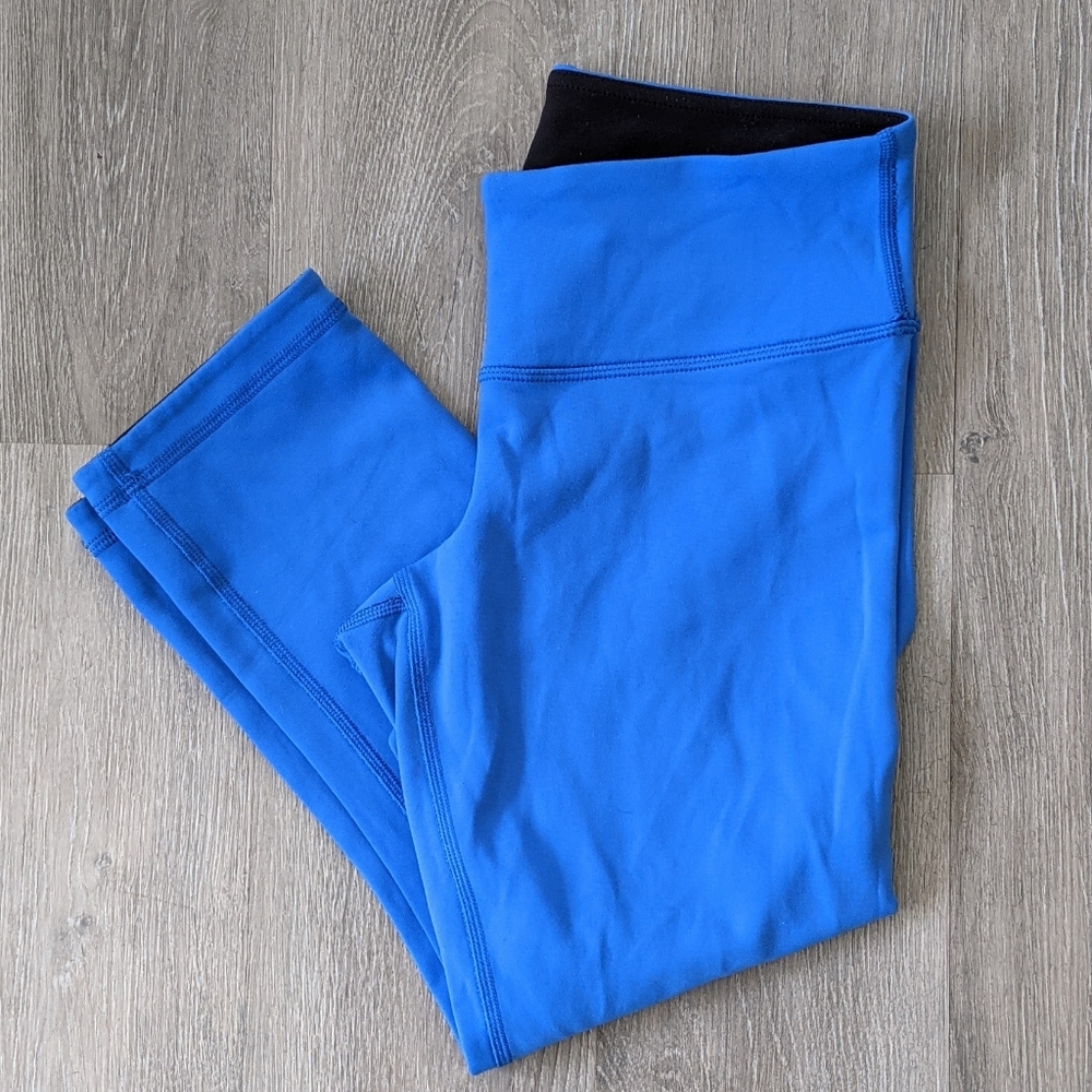 Lululemon Cropped Reversible Wunder Under Sz 6